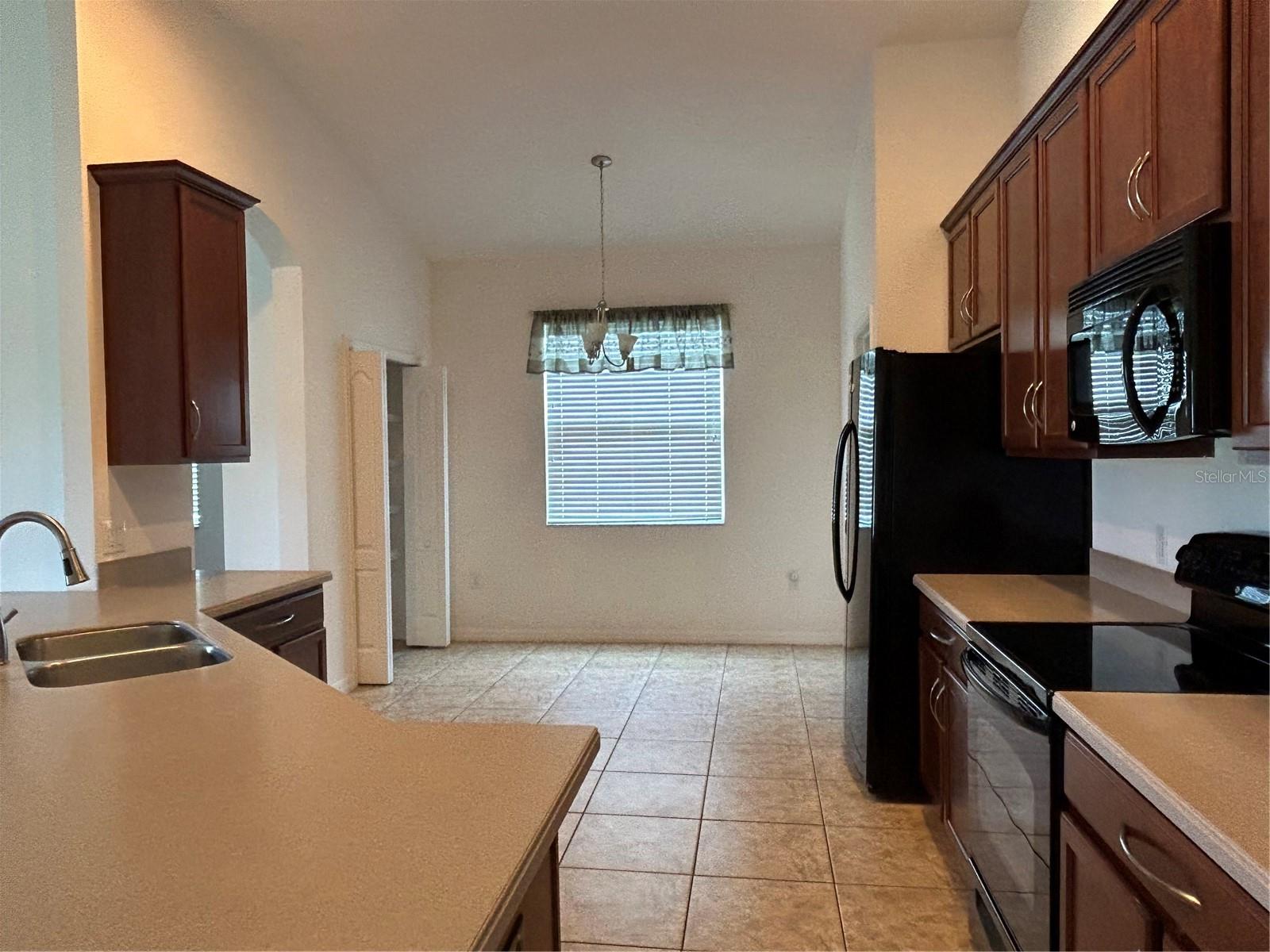 Image 4 of 13 For 3802 Grecko Drive