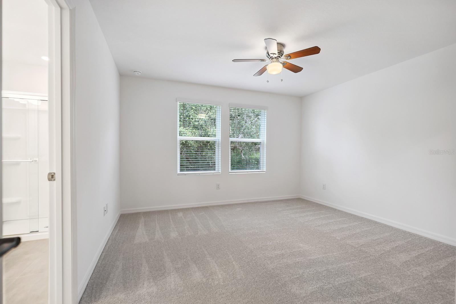 Listing photo id 9 for 2097 Hallier Cove
