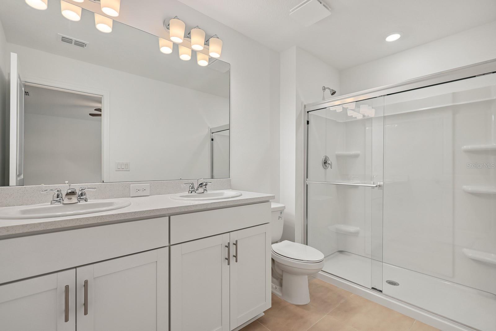 Listing photo id 11 for 2097 Hallier Cove