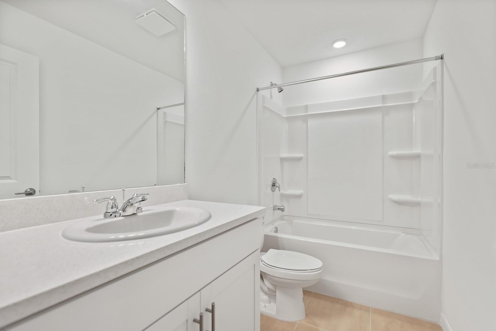 Listing photo id 14 for 2097 Hallier Cove