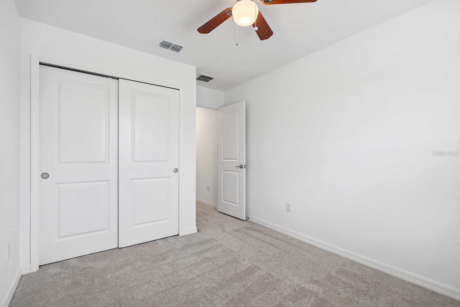 Listing photo id 16 for 2097 Hallier Cove