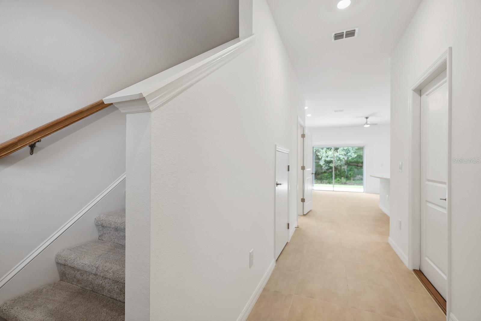 Listing photo id 6 for 2097 Hallier Cove