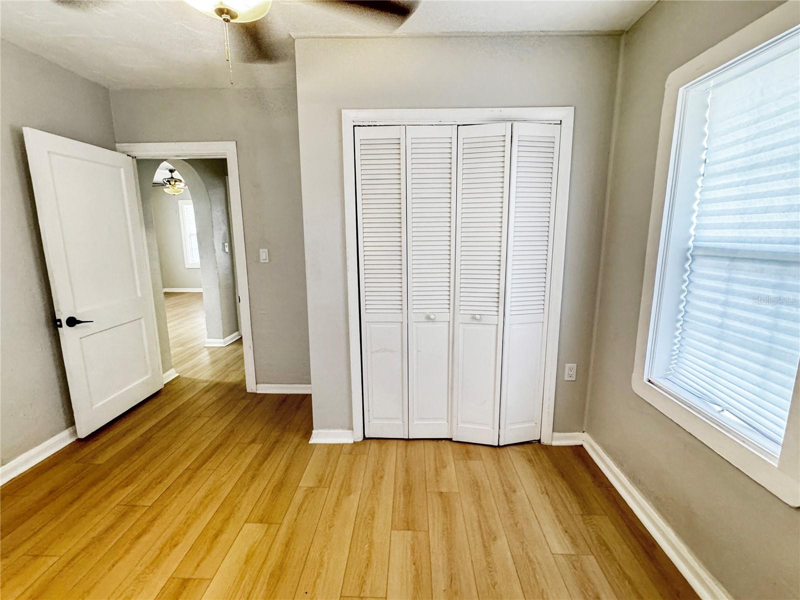 Listing photo id 13 for 2720 21st Avenue