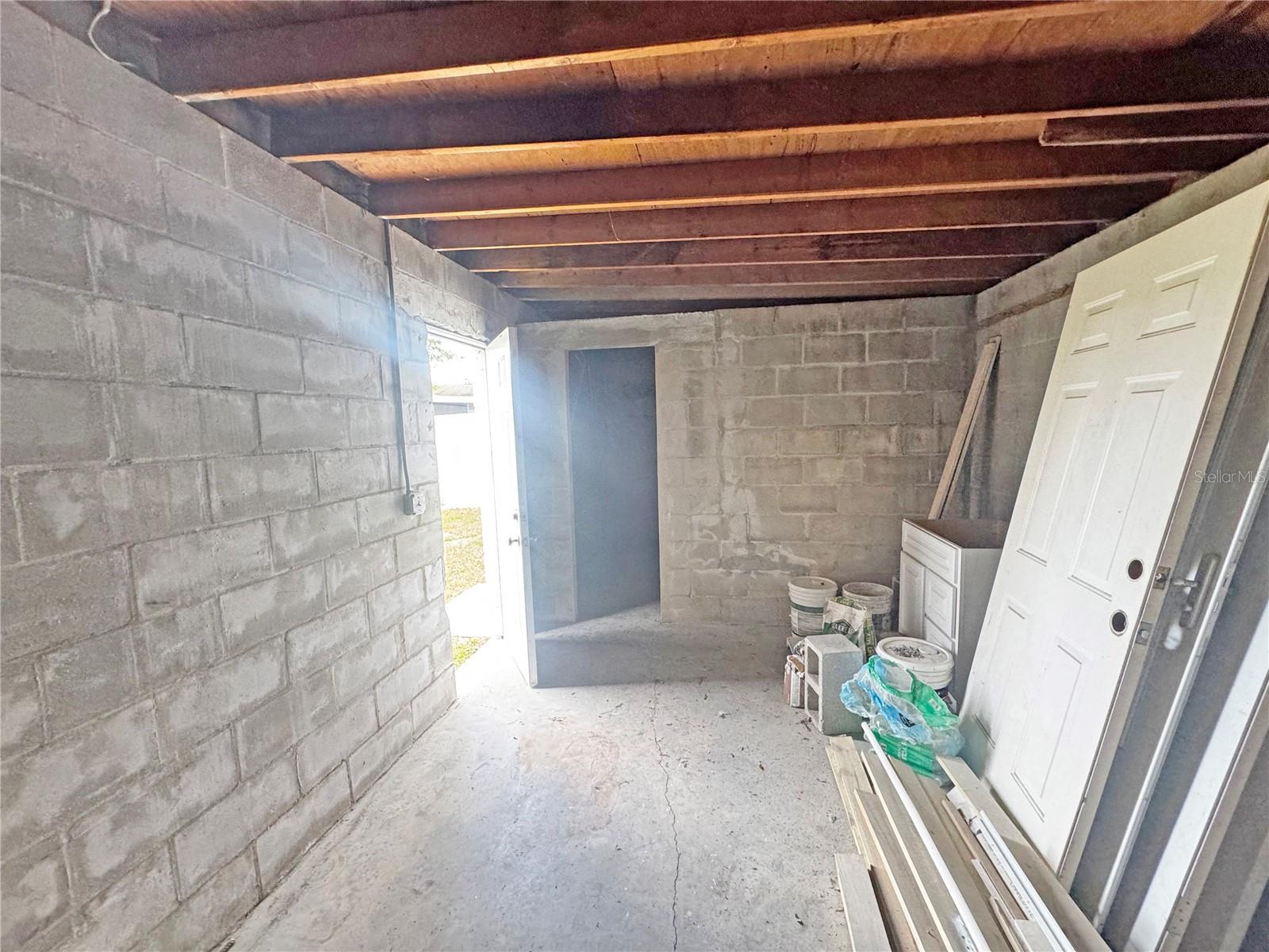 Listing photo id 23 for 2720 21st Avenue