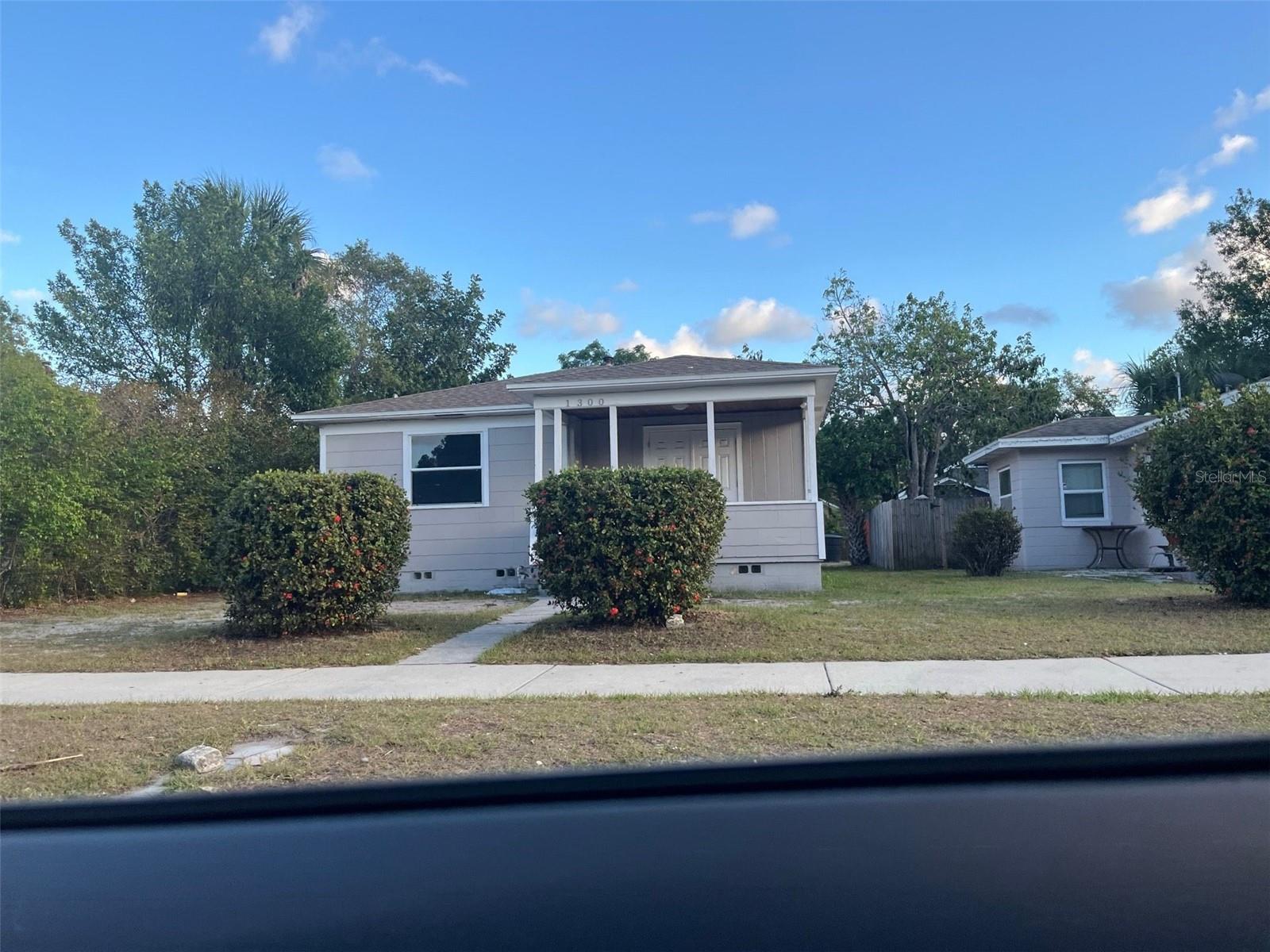 Listing Details for 1300 10th Avenue S, ST PETERSBURG, FL 33705