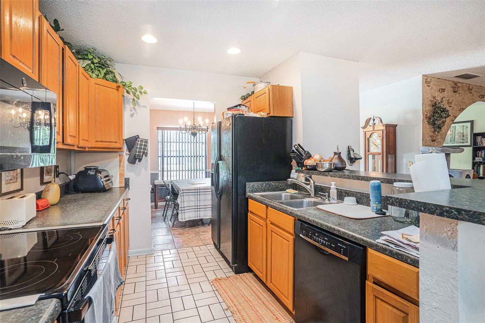 Image 11 of 28 For 750 Caliente Drive