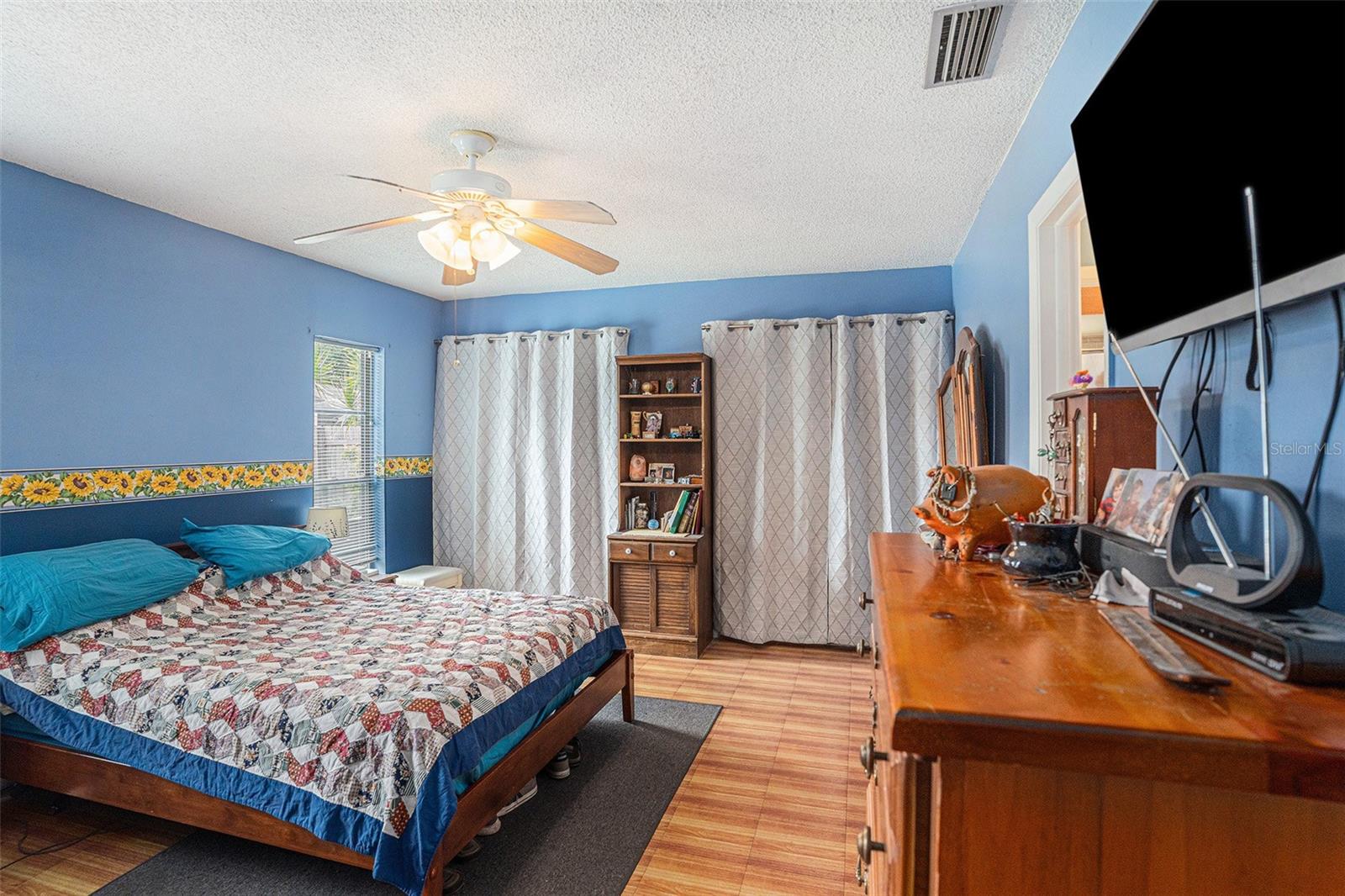 Image 12 of 28 For 750 Caliente Drive
