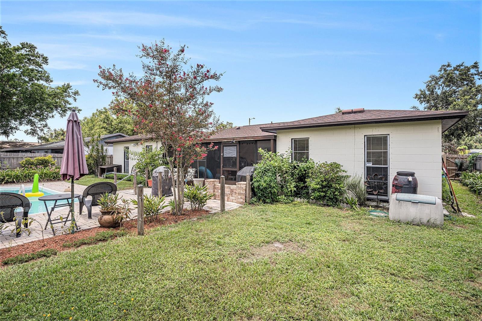 Image 26 of 28 For 750 Caliente Drive