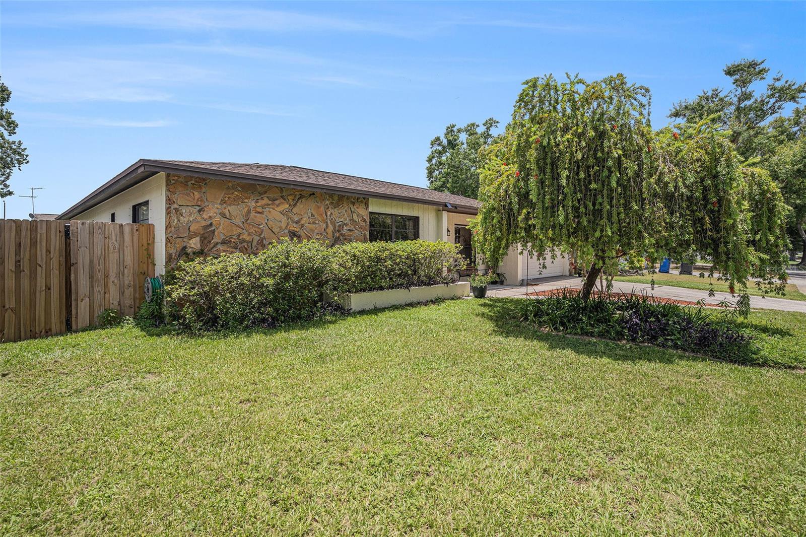 Image 27 of 28 For 750 Caliente Drive