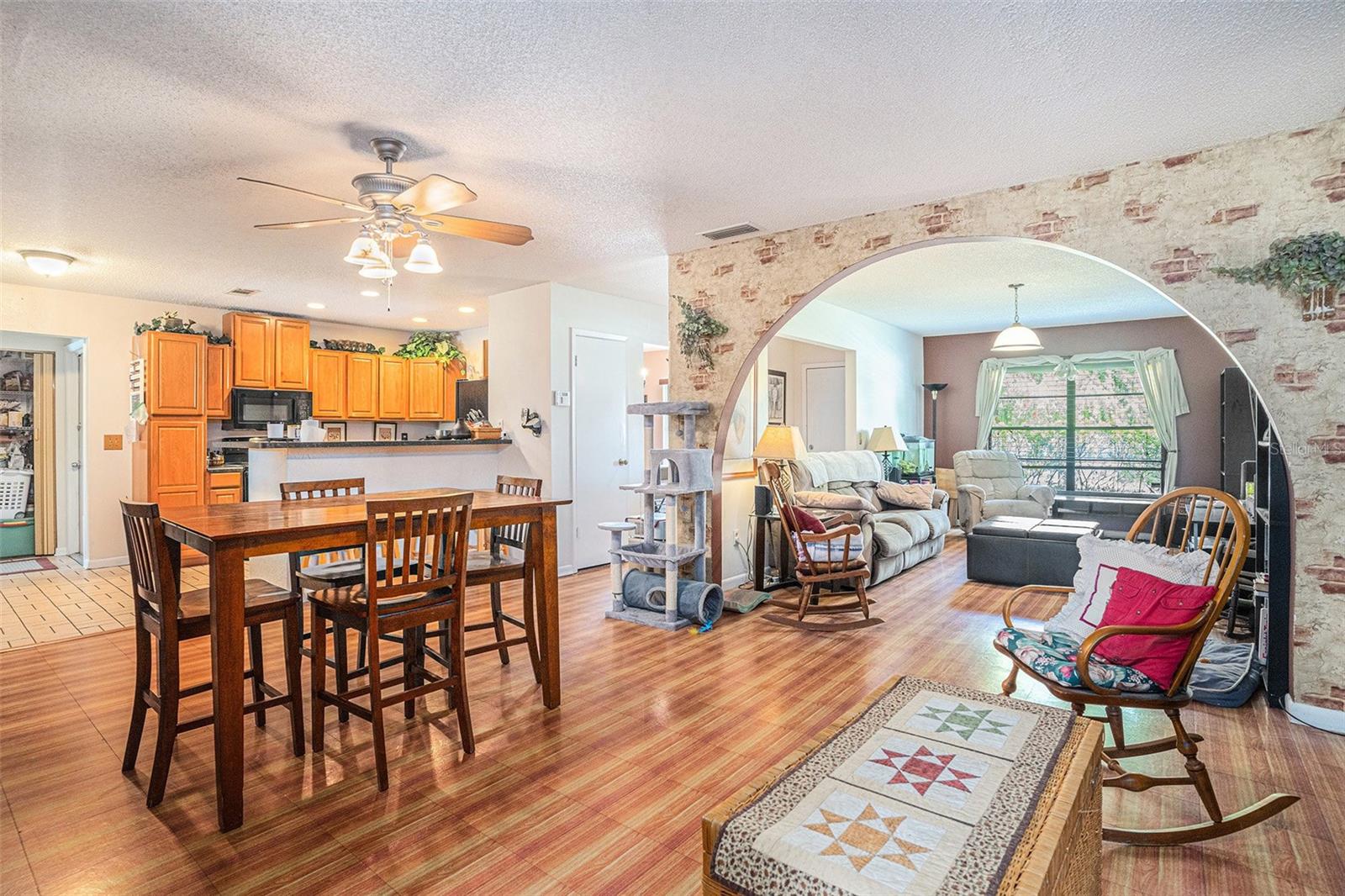 Image 8 of 28 For 750 Caliente Drive
