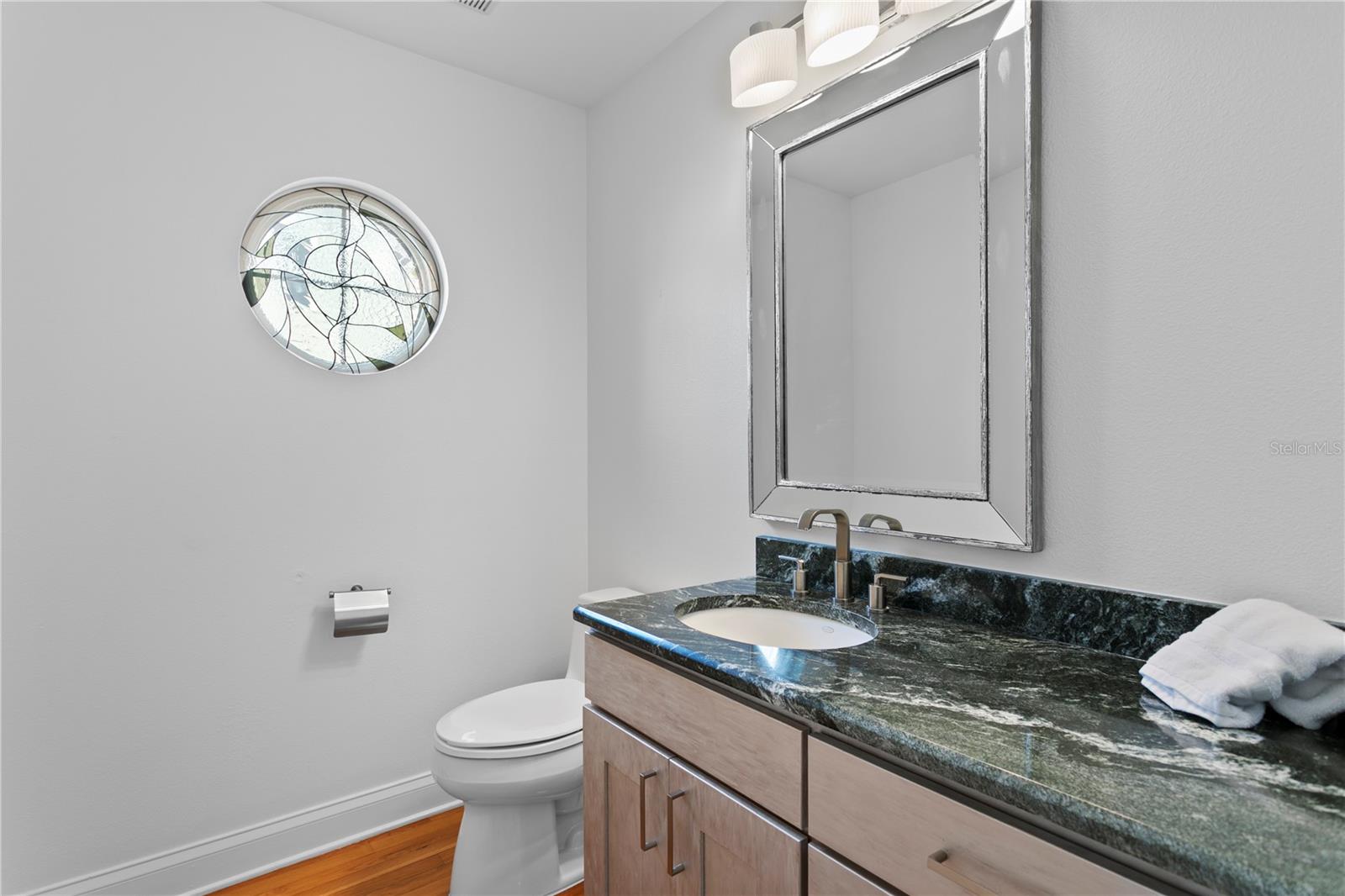 Image 11 of 72 For 305 Sea Island Way
