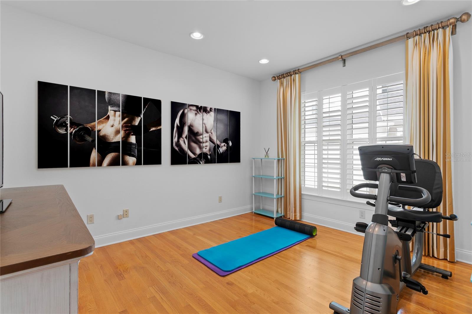 Image 12 of 72 For 305 Sea Island Way