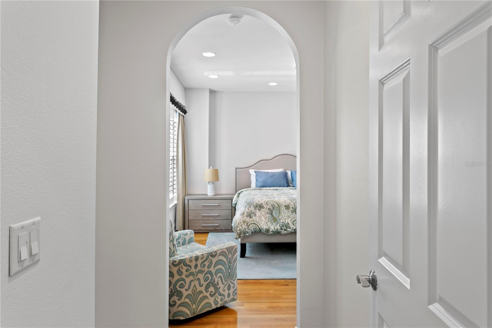 Image 35 of 72 For 305 Sea Island Way