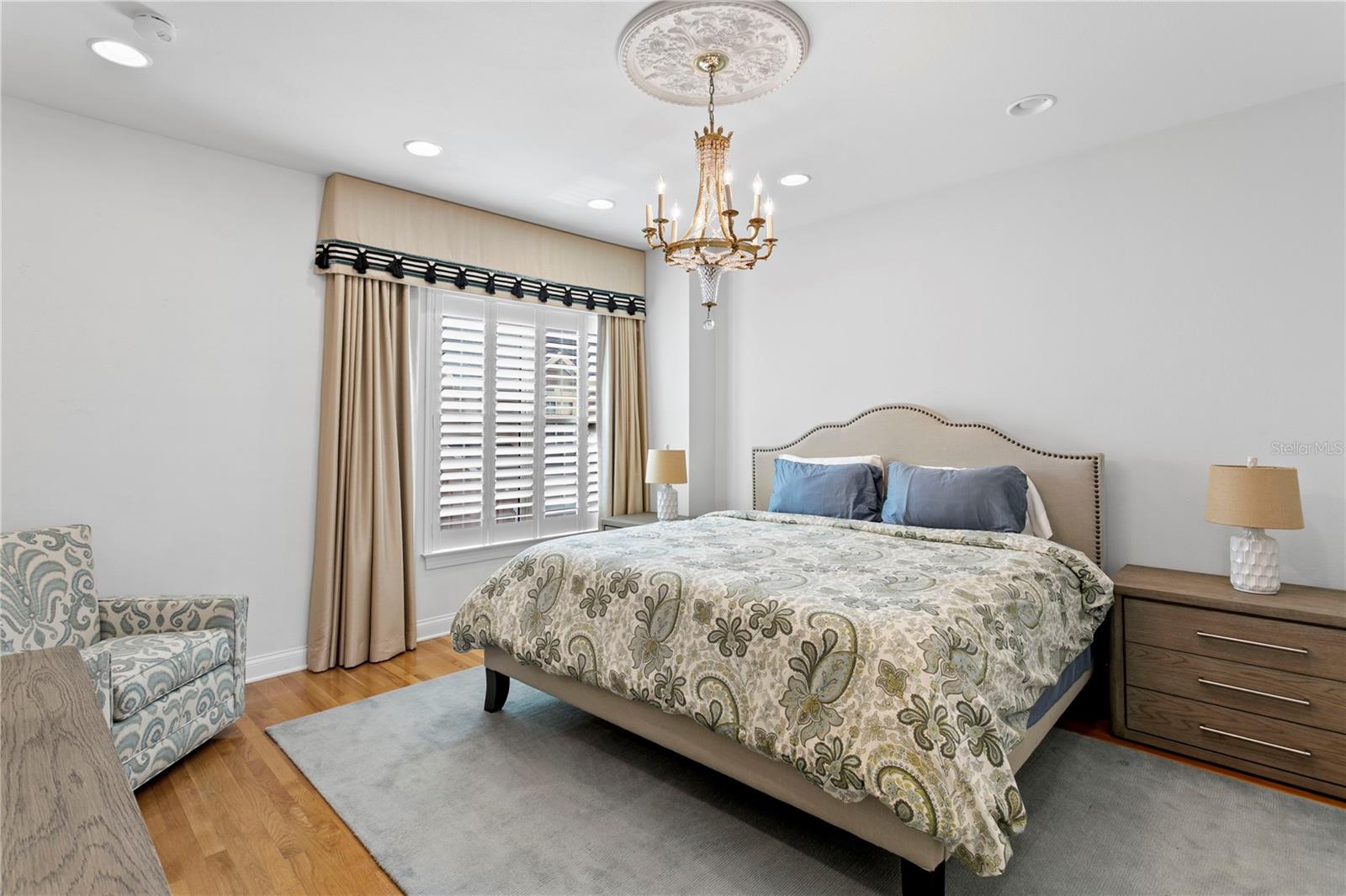 Image 37 of 72 For 305 Sea Island Way