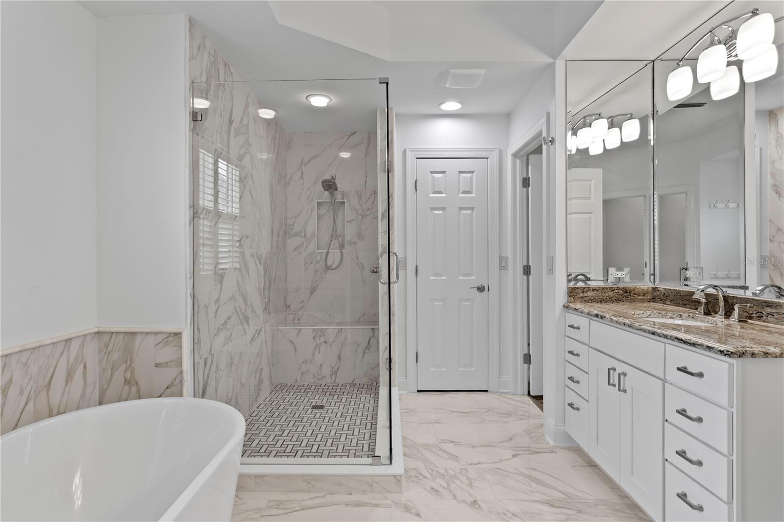 Image 41 of 72 For 305 Sea Island Way