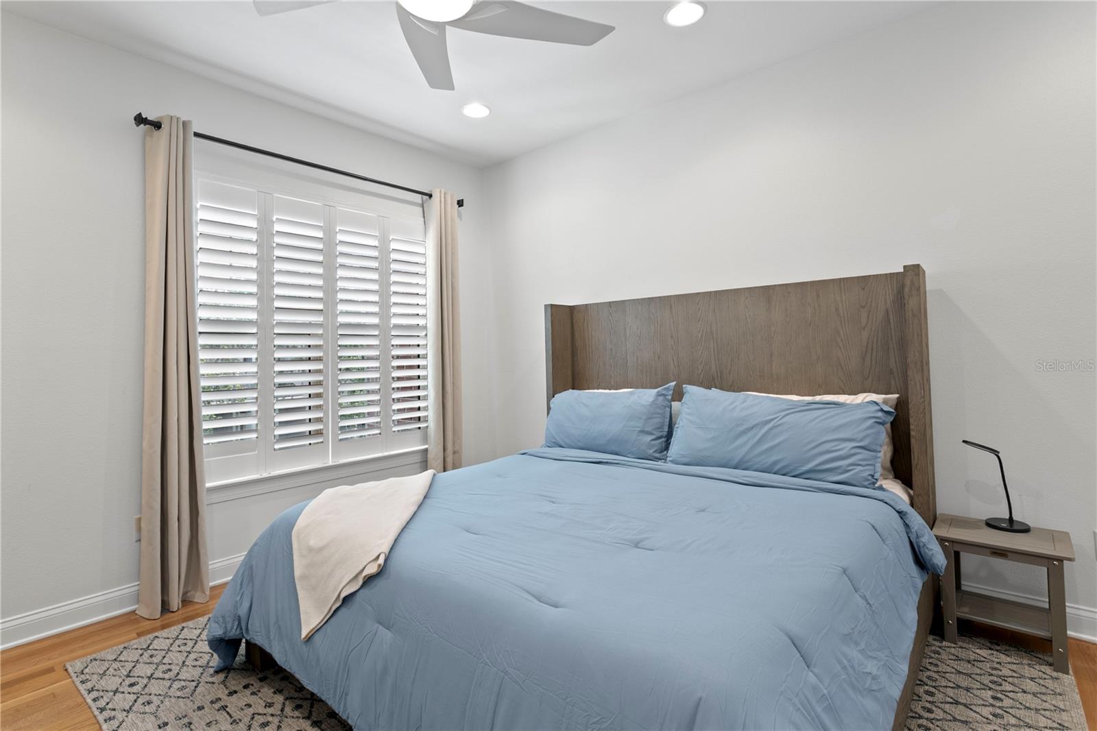 Image 48 of 72 For 305 Sea Island Way