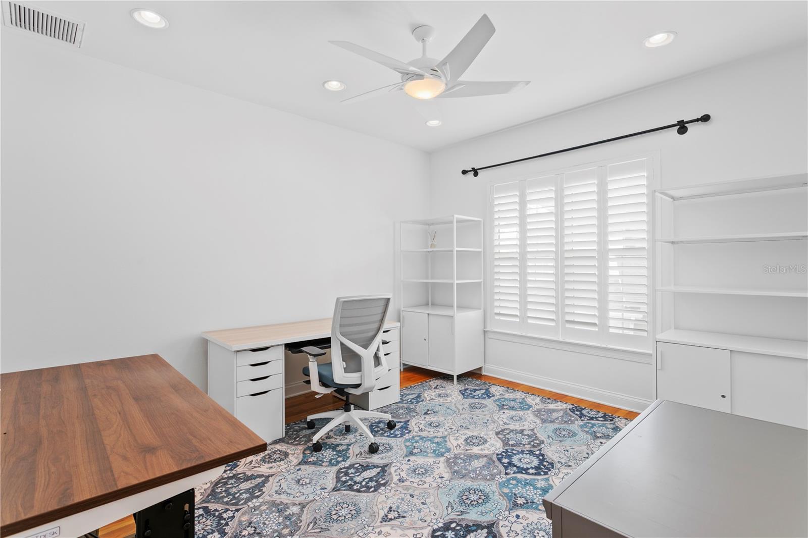 Image 50 of 72 For 305 Sea Island Way