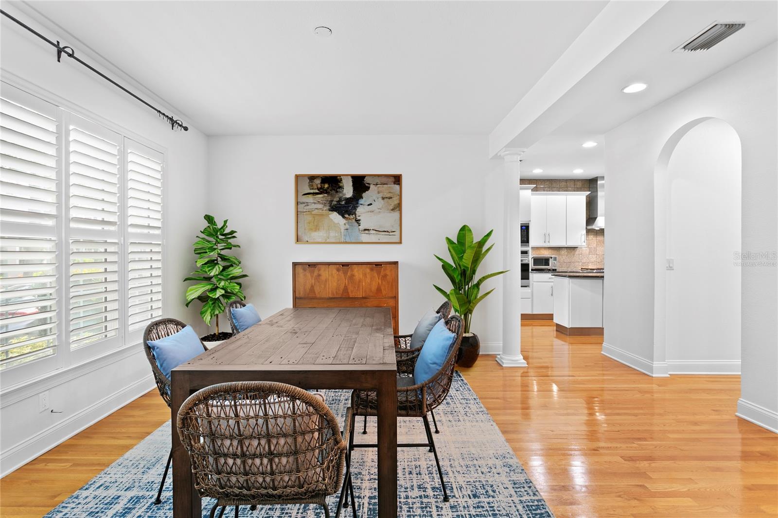 Image 6 of 72 For 305 Sea Island Way