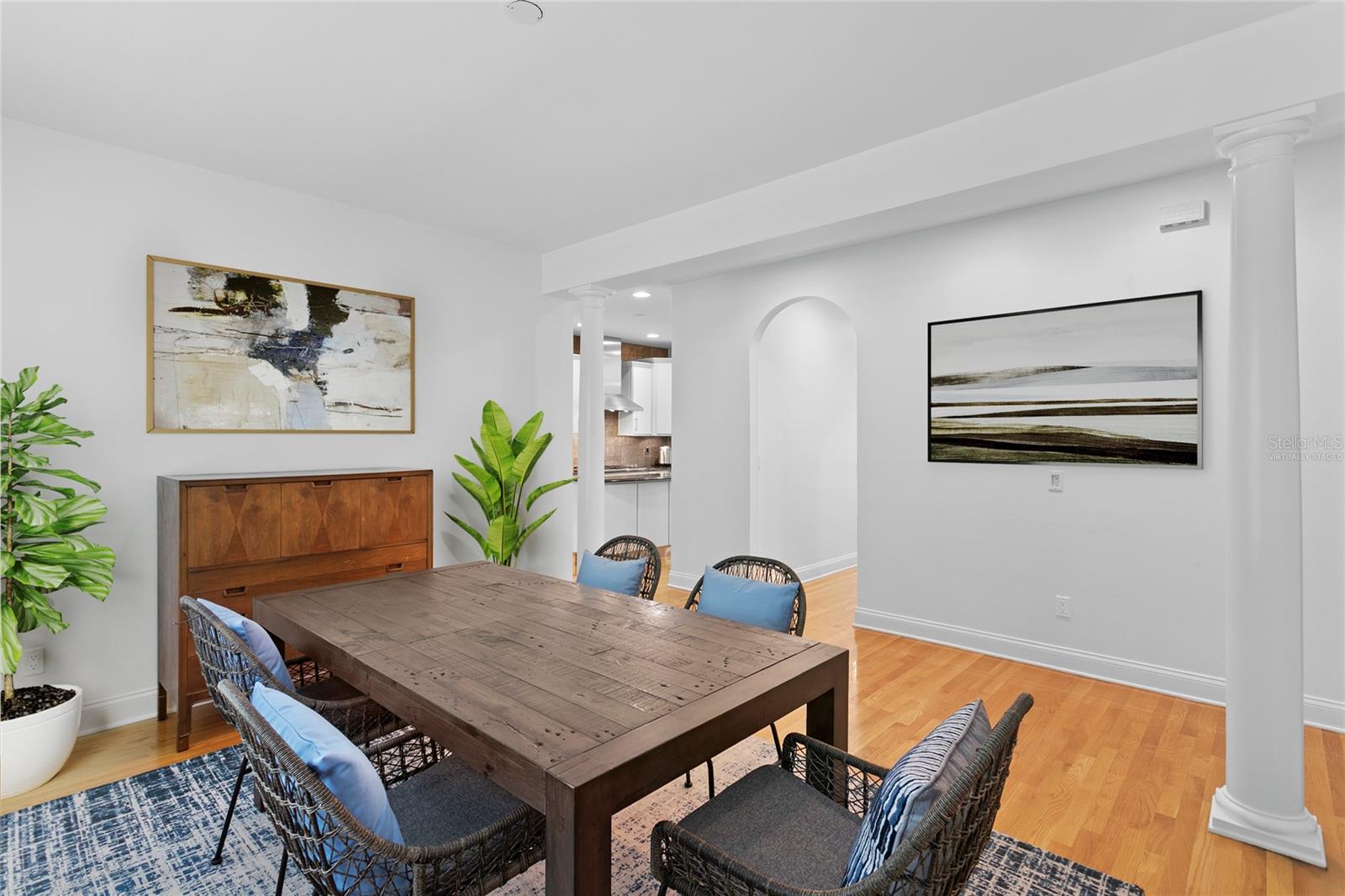 Image 9 of 72 For 305 Sea Island Way