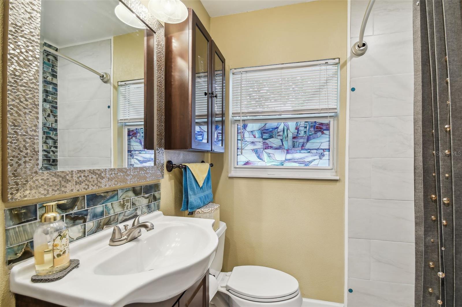 Image 10 of 36 For 16 Comet Avenue