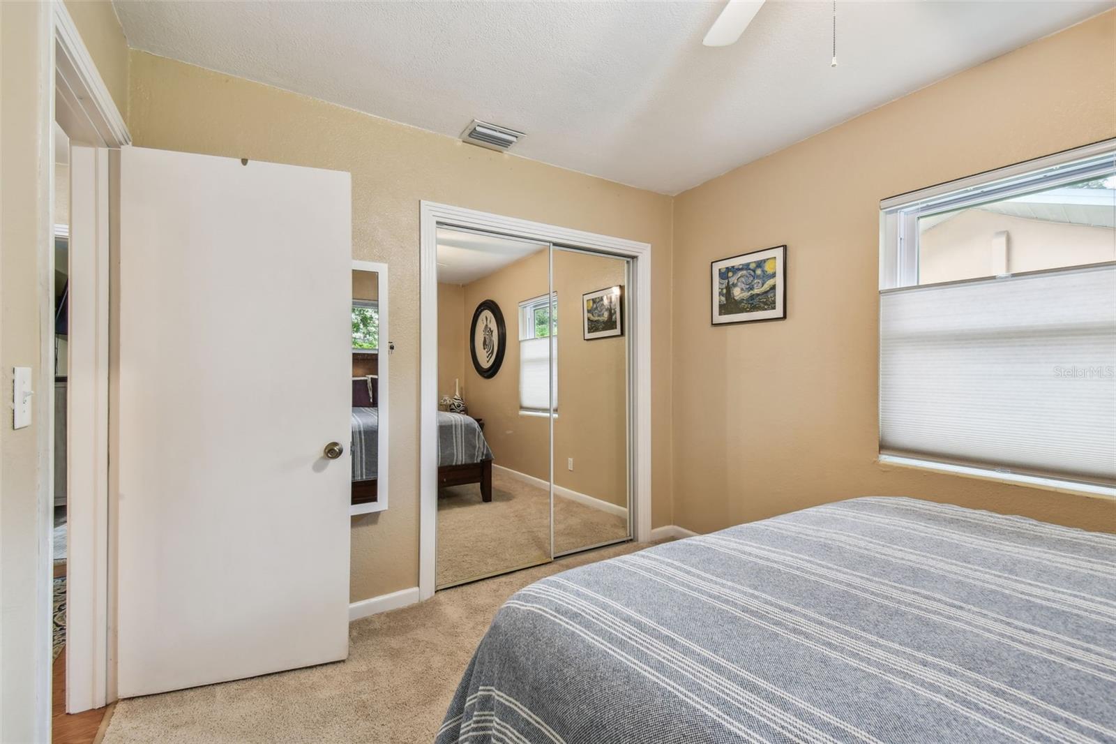 Image 14 of 36 For 16 Comet Avenue