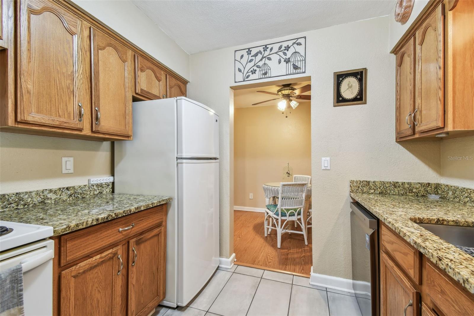 Image 19 of 36 For 16 Comet Avenue