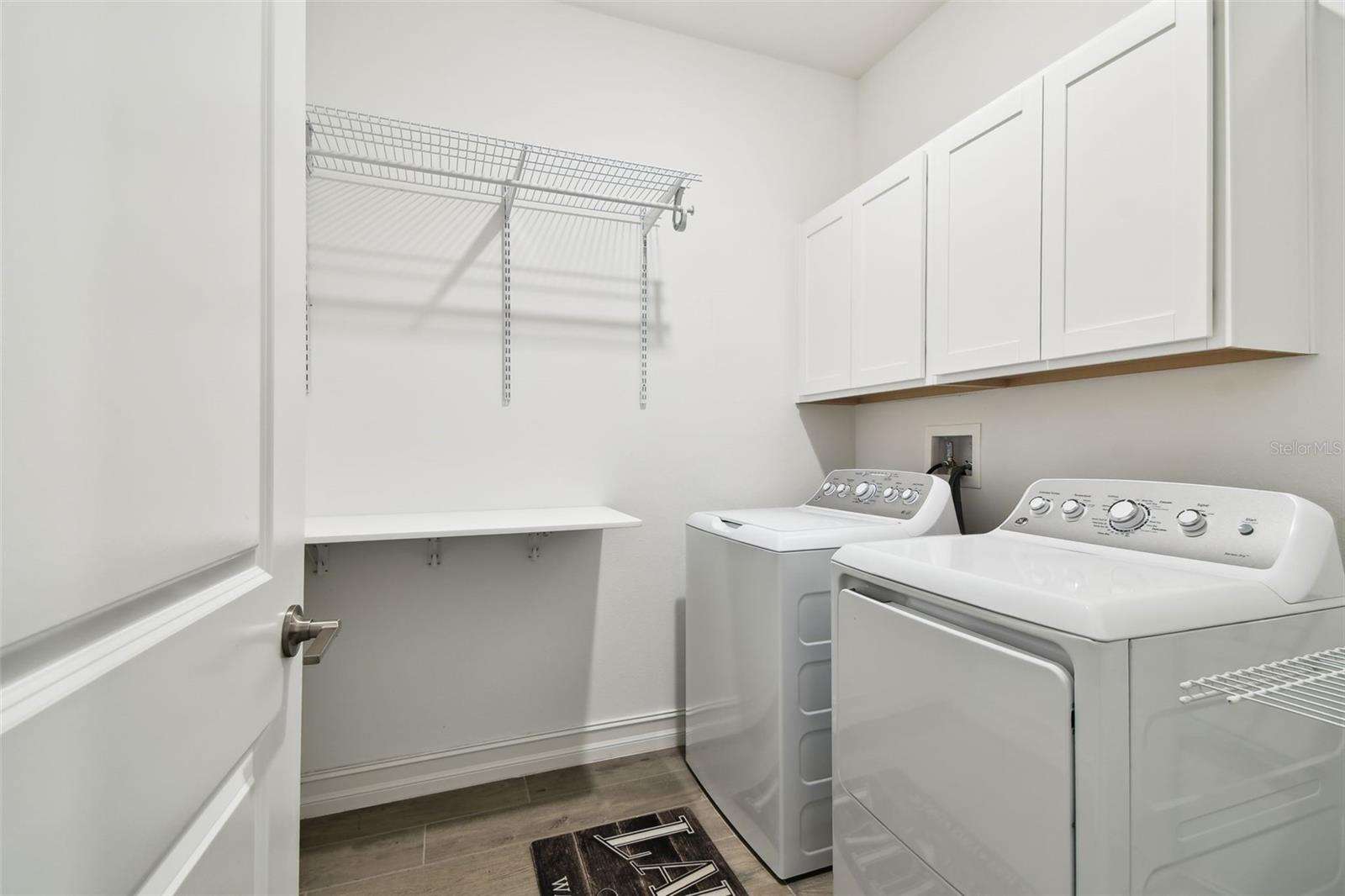 Image 16 of 97 For 9810 Carabiner Way