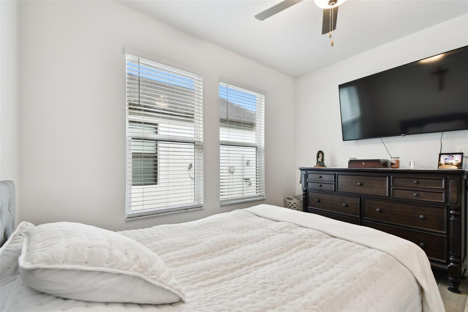 Image 44 of 97 For 9810 Carabiner Way
