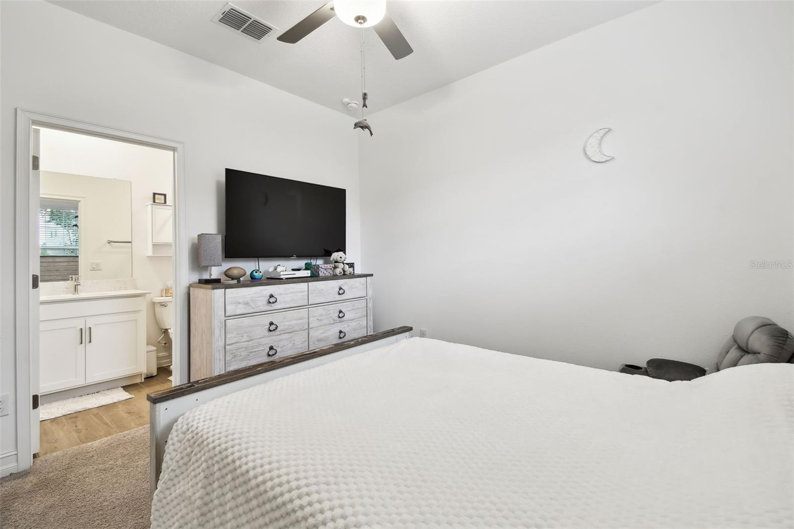 Image 48 of 97 For 9810 Carabiner Way