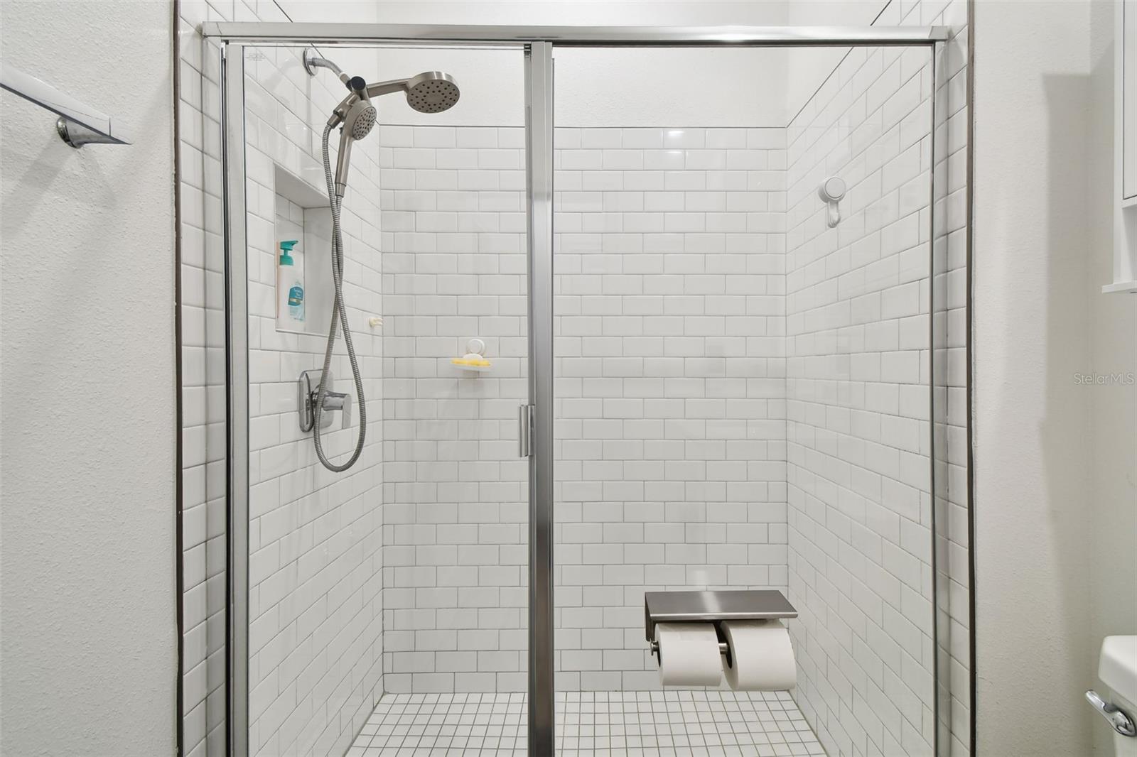 Image 57 of 97 For 9810 Carabiner Way