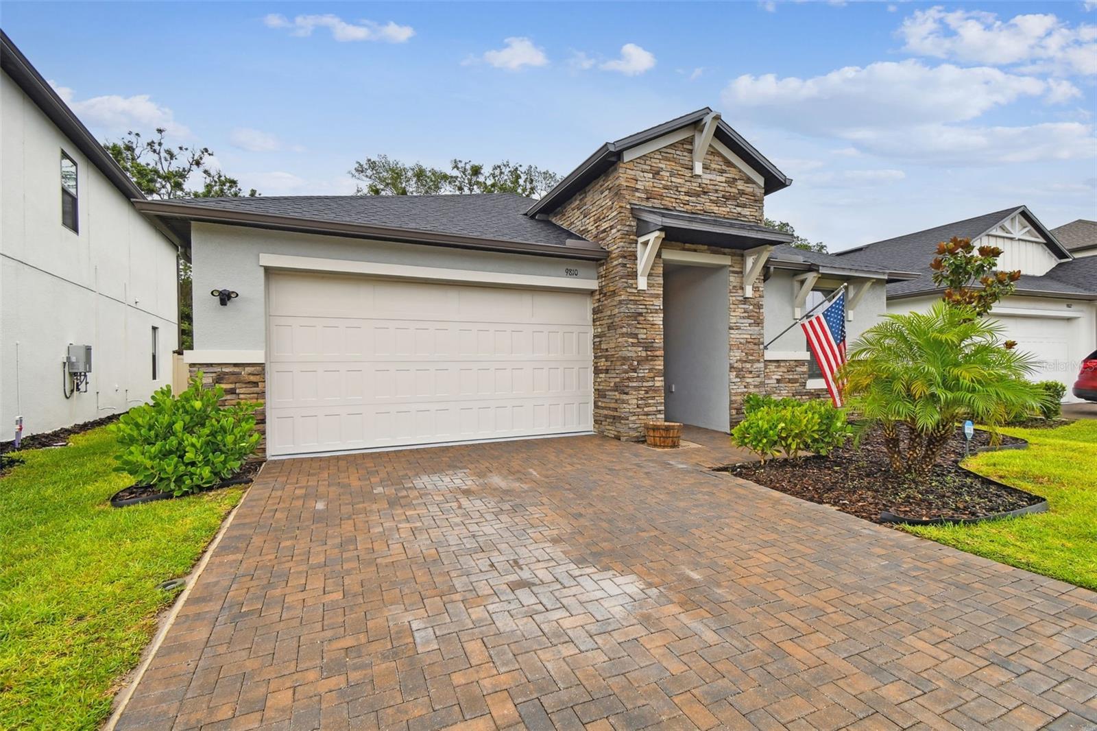 Image 7 of 97 For 9810 Carabiner Way