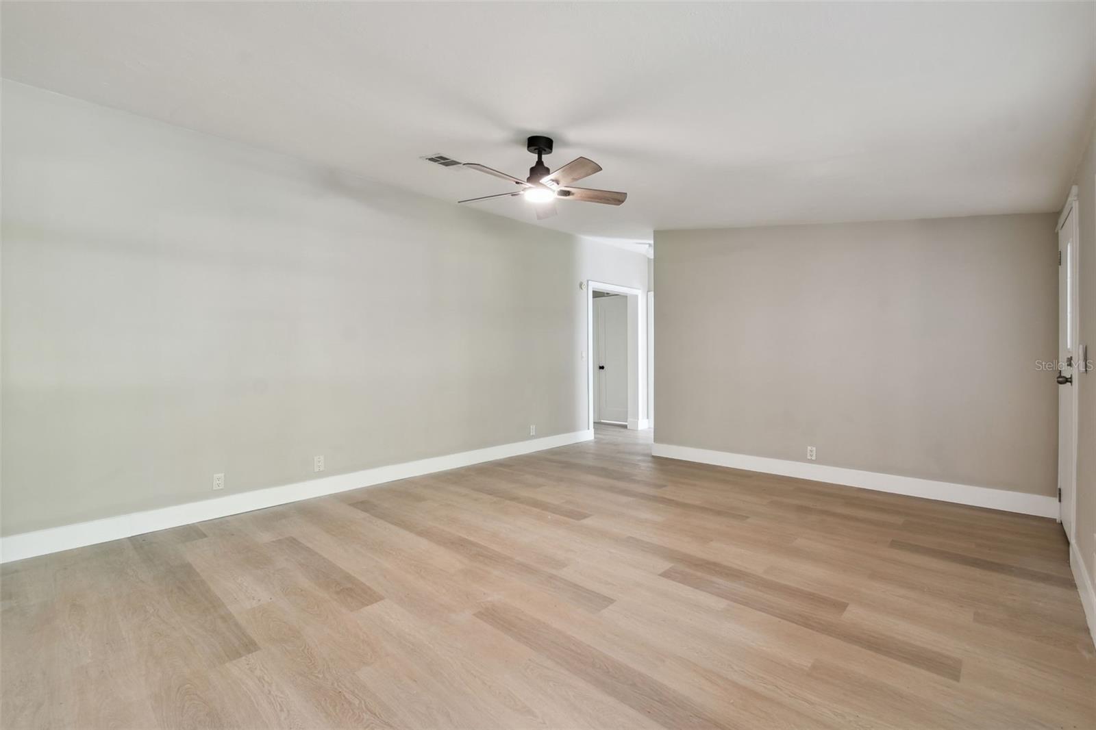 Image 10 of 100 For 26771 Deacon Loop