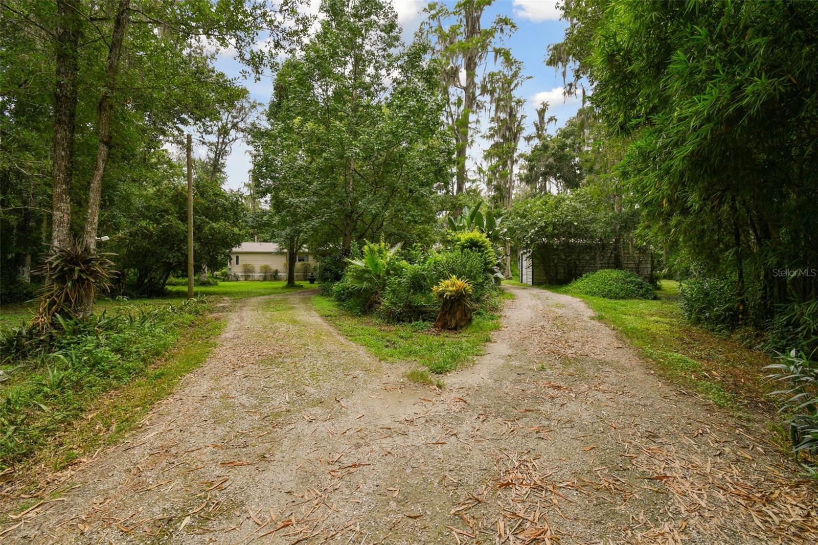 Image 4 of 100 For 26771 Deacon Loop