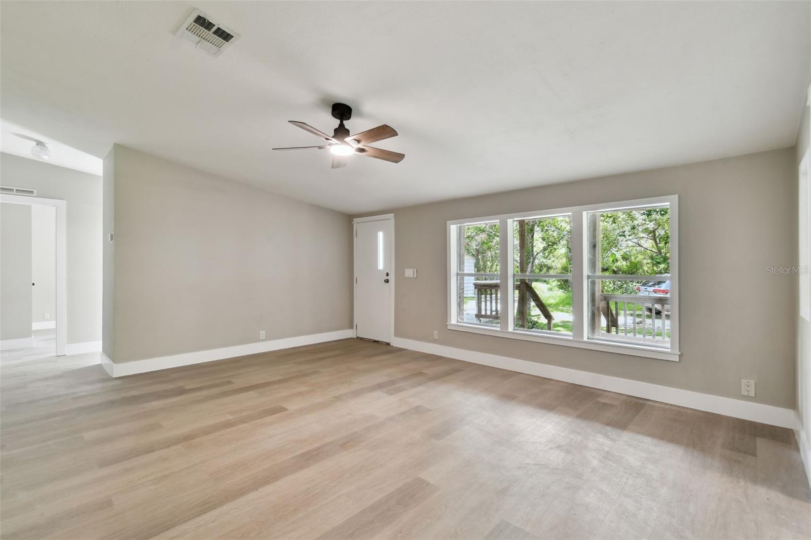 Image 8 of 100 For 26771 Deacon Loop