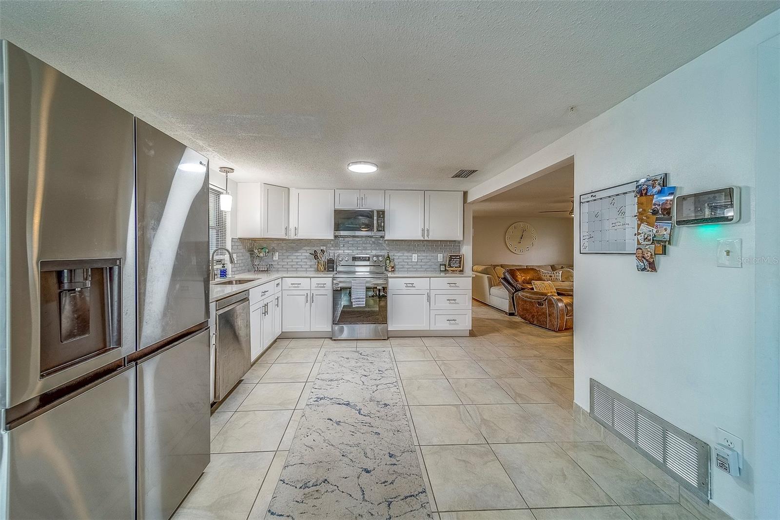 Image 3 of 50 For 7922 Lilac Drive