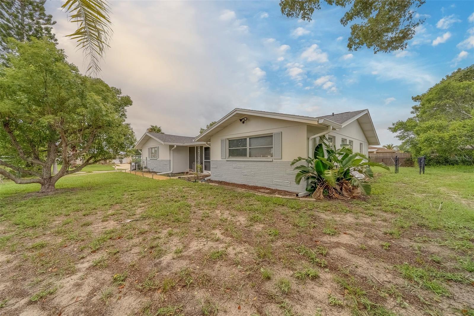 Image 36 of 50 For 7922 Lilac Drive