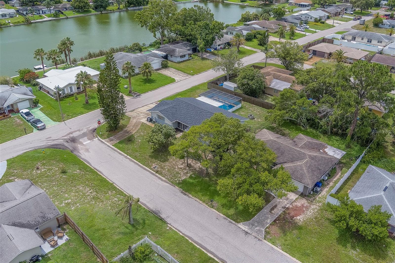Image 41 of 50 For 7922 Lilac Drive