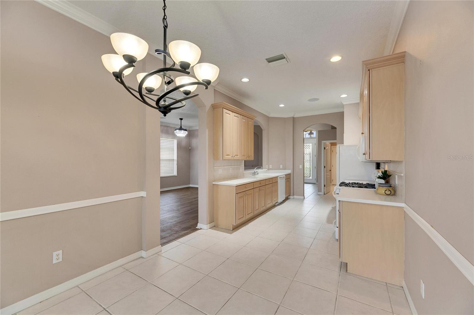 Image 13 of 46 For 1007 Emerald Dunes Drive