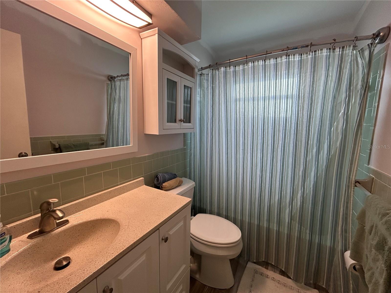 Listing photo id 16 for 9724 36th Street N