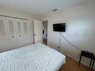 Listing photo id 18 for 9724 36th Street N