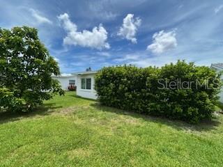 Listing photo id 19 for 9724 36th Street N