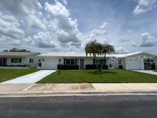 Listing photo id 23 for 9724 36th Street N