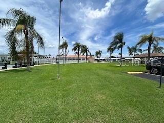 Listing photo id 2 for 9724 36th Street N