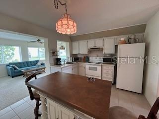 Listing photo id 7 for 9724 36th Street N