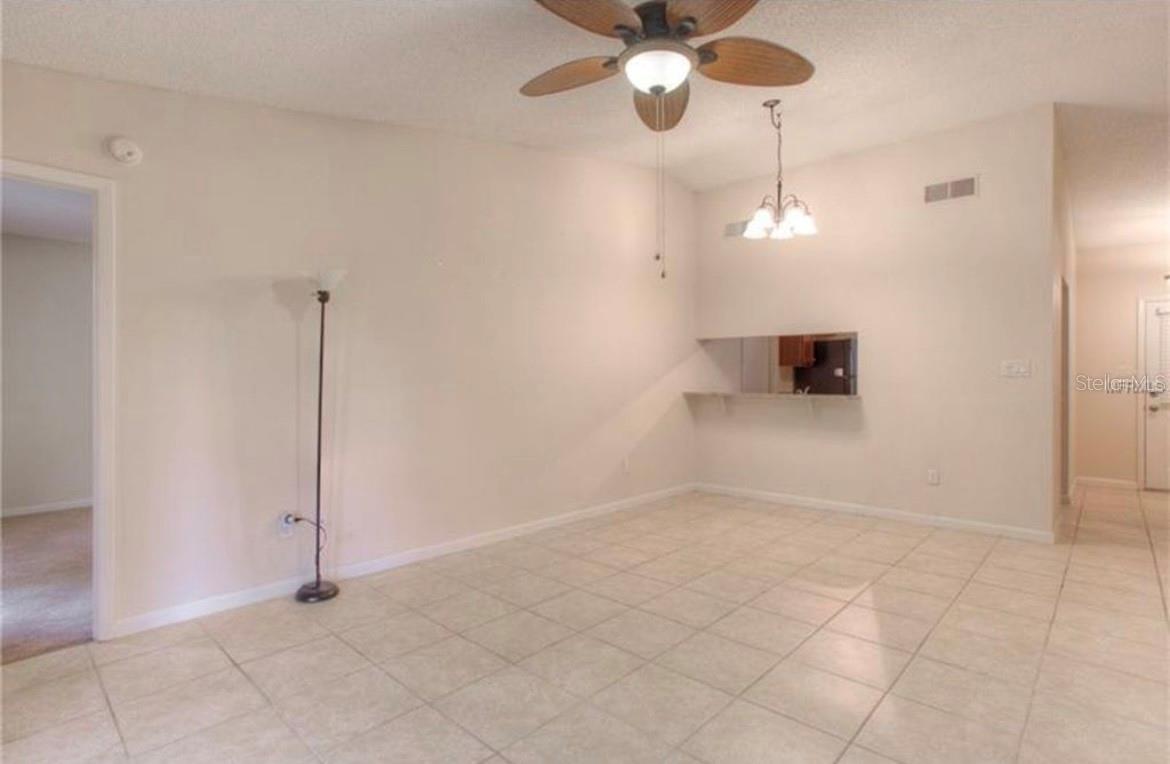 Image 11 of 23 For 1761 Lakeview Village Drive