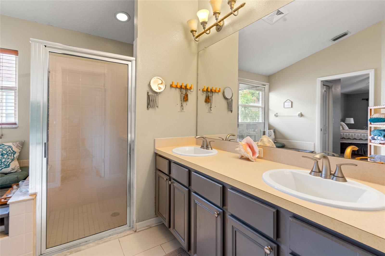 Image 16 of 35 For 18240 Collridge Drive