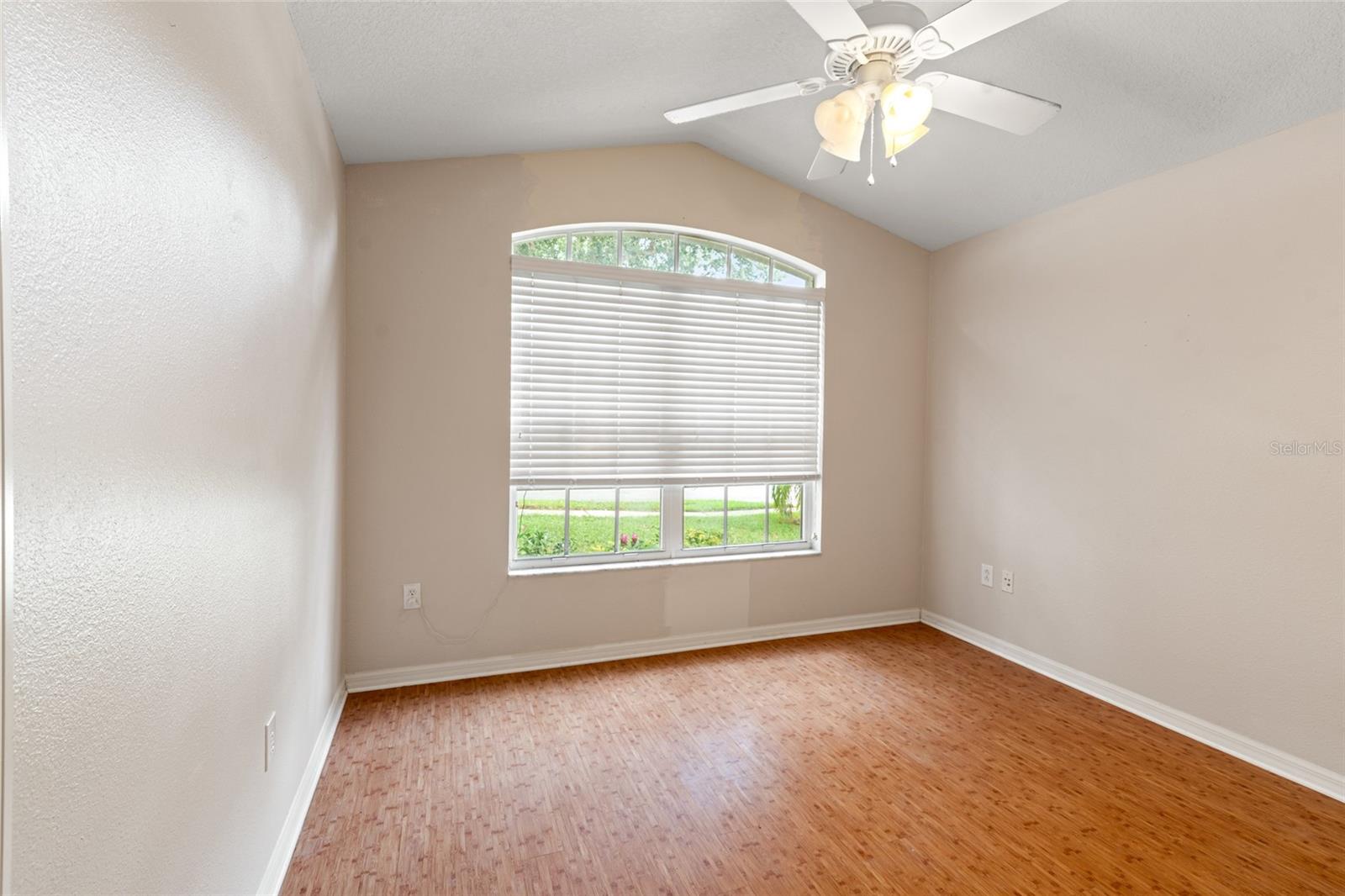 Image 21 of 35 For 18240 Collridge Drive