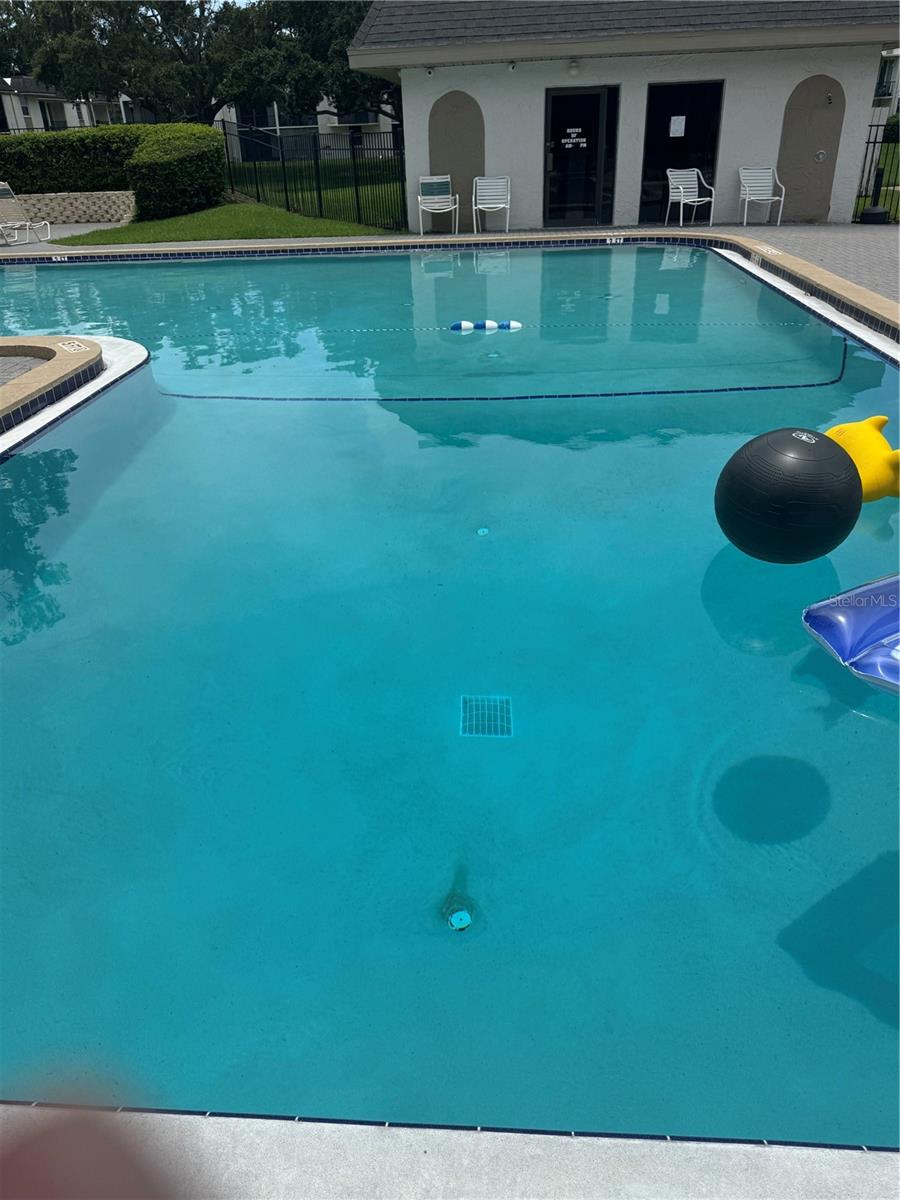 Image 21 of 33 For 810 Oakgrove Drive 175