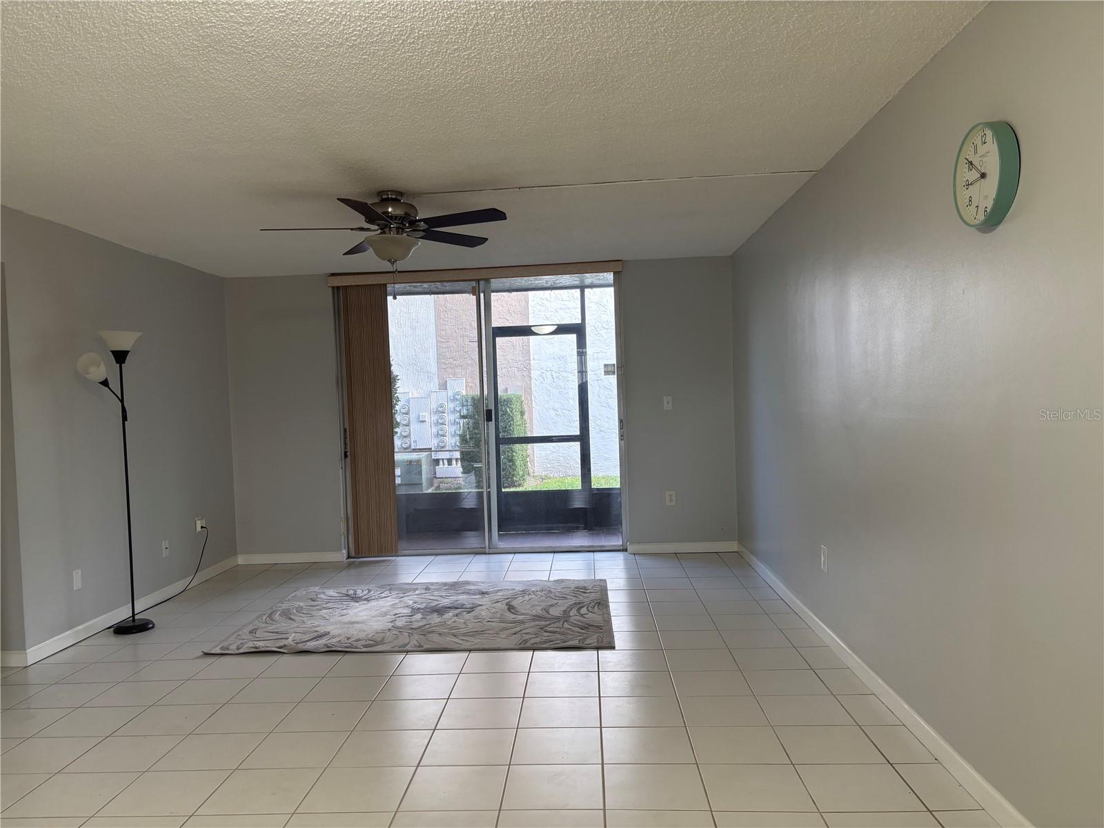 Image 3 of 33 For 810 Oakgrove Drive 175