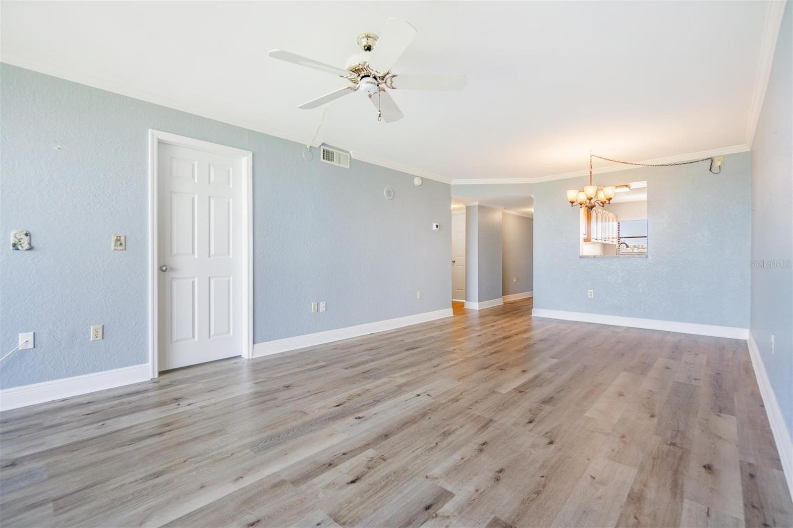 Image 16 of 16 For 900 Cove Cay Drive 4b